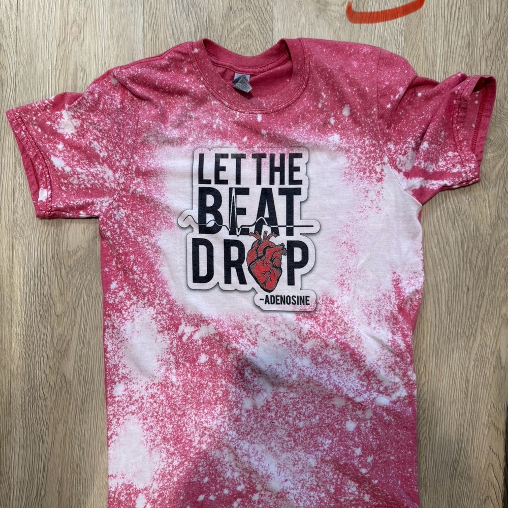 Adult Pink Graphic T-Shirt Gildan soft style size Small